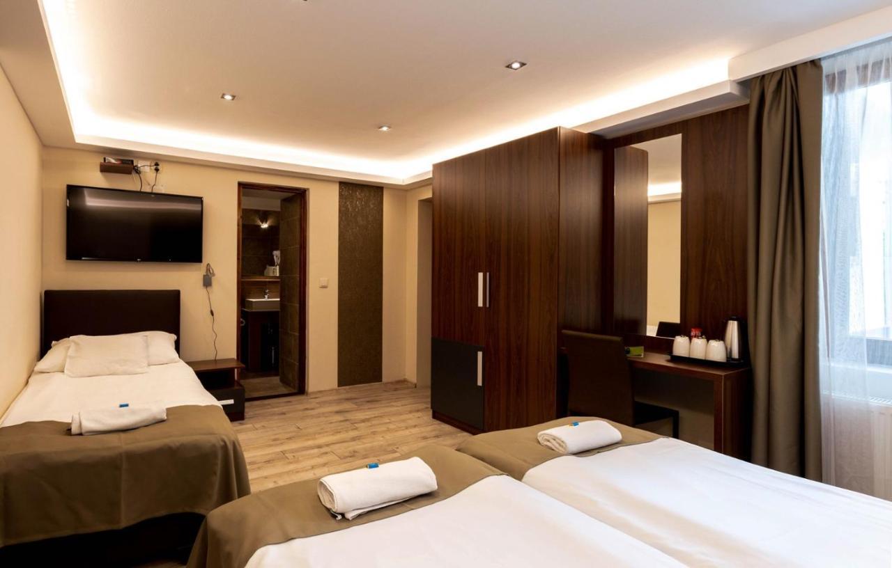セゲド Ven Diofa De Lux Panzio Bed & Breakfast エクステリア 写真