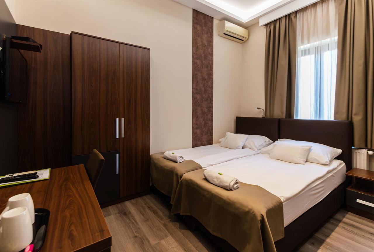 セゲド Ven Diofa De Lux Panzio Bed & Breakfast エクステリア 写真
