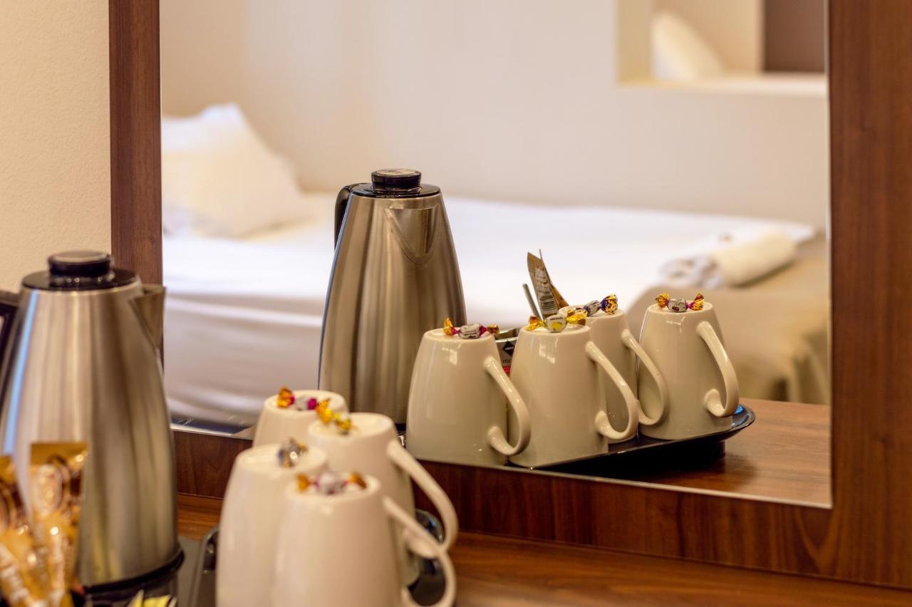 セゲド Ven Diofa De Lux Panzio Bed & Breakfast エクステリア 写真