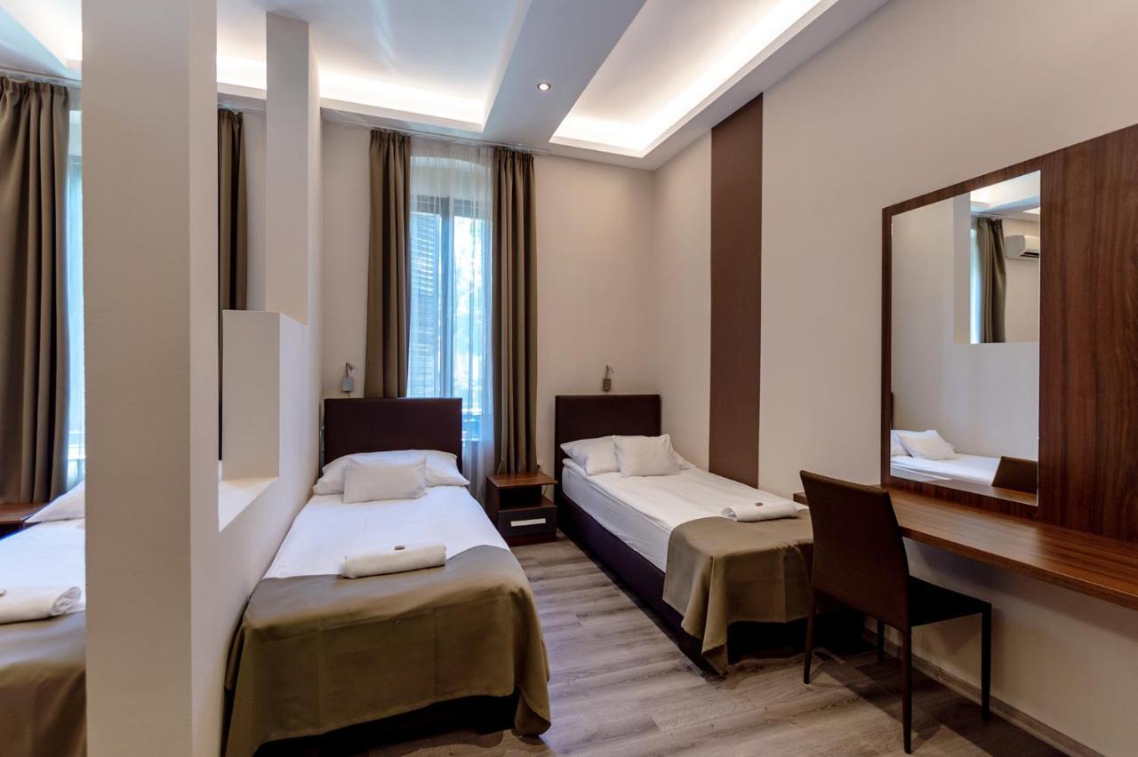 セゲド Ven Diofa De Lux Panzio Bed & Breakfast エクステリア 写真