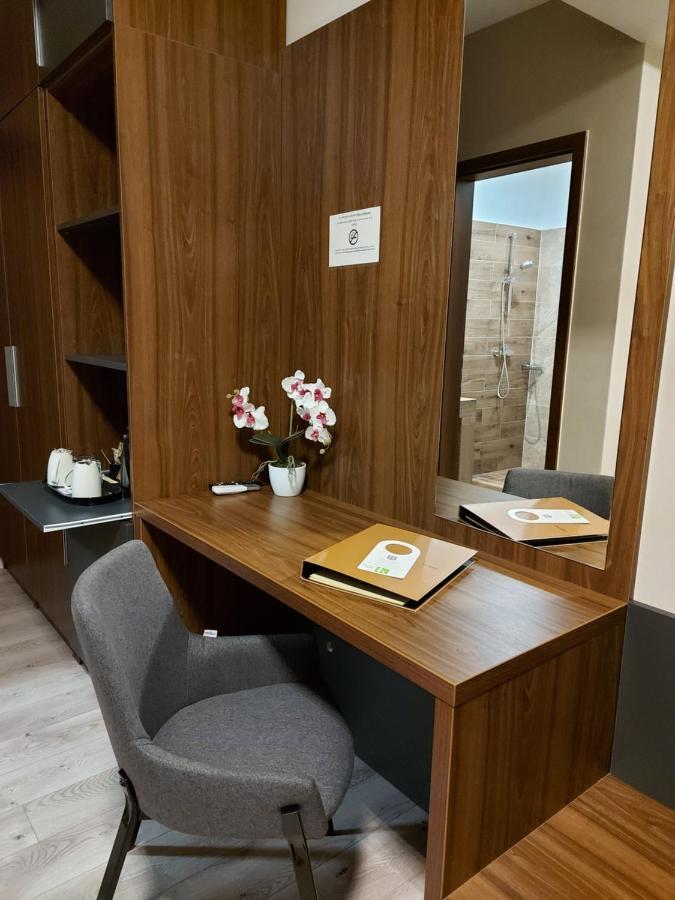セゲド Ven Diofa De Lux Panzio Bed & Breakfast エクステリア 写真