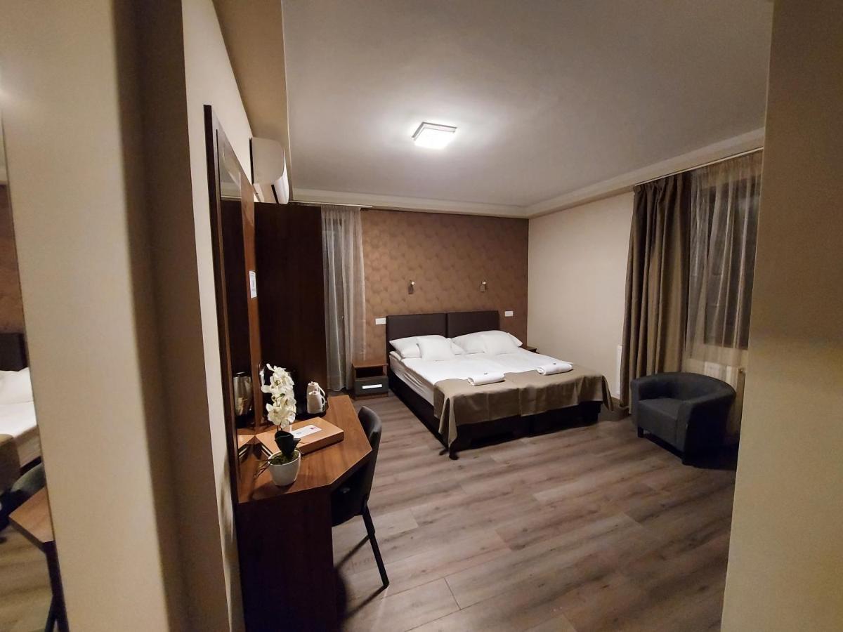セゲド Ven Diofa De Lux Panzio Bed & Breakfast エクステリア 写真
