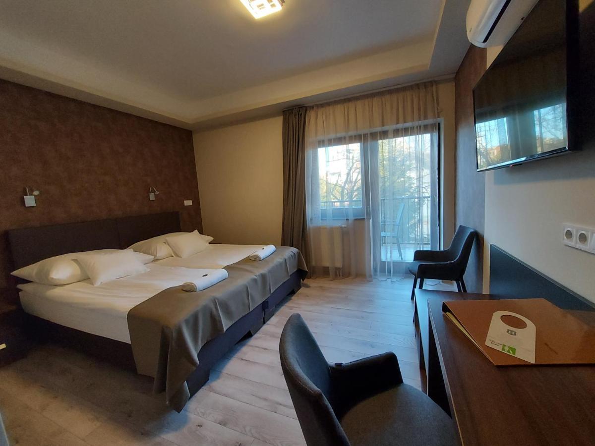 セゲド Ven Diofa De Lux Panzio Bed & Breakfast エクステリア 写真
