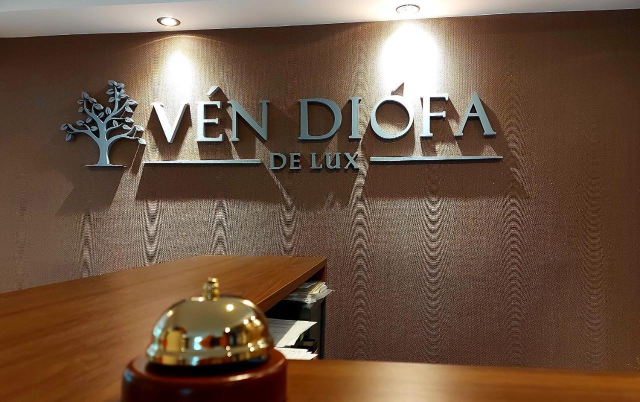 セゲド Ven Diofa De Lux Panzio Bed & Breakfast エクステリア 写真